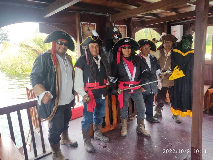 Los Piratas de la Asociación Puerto Azul Bellavista. Tripulación del Barco Pirata